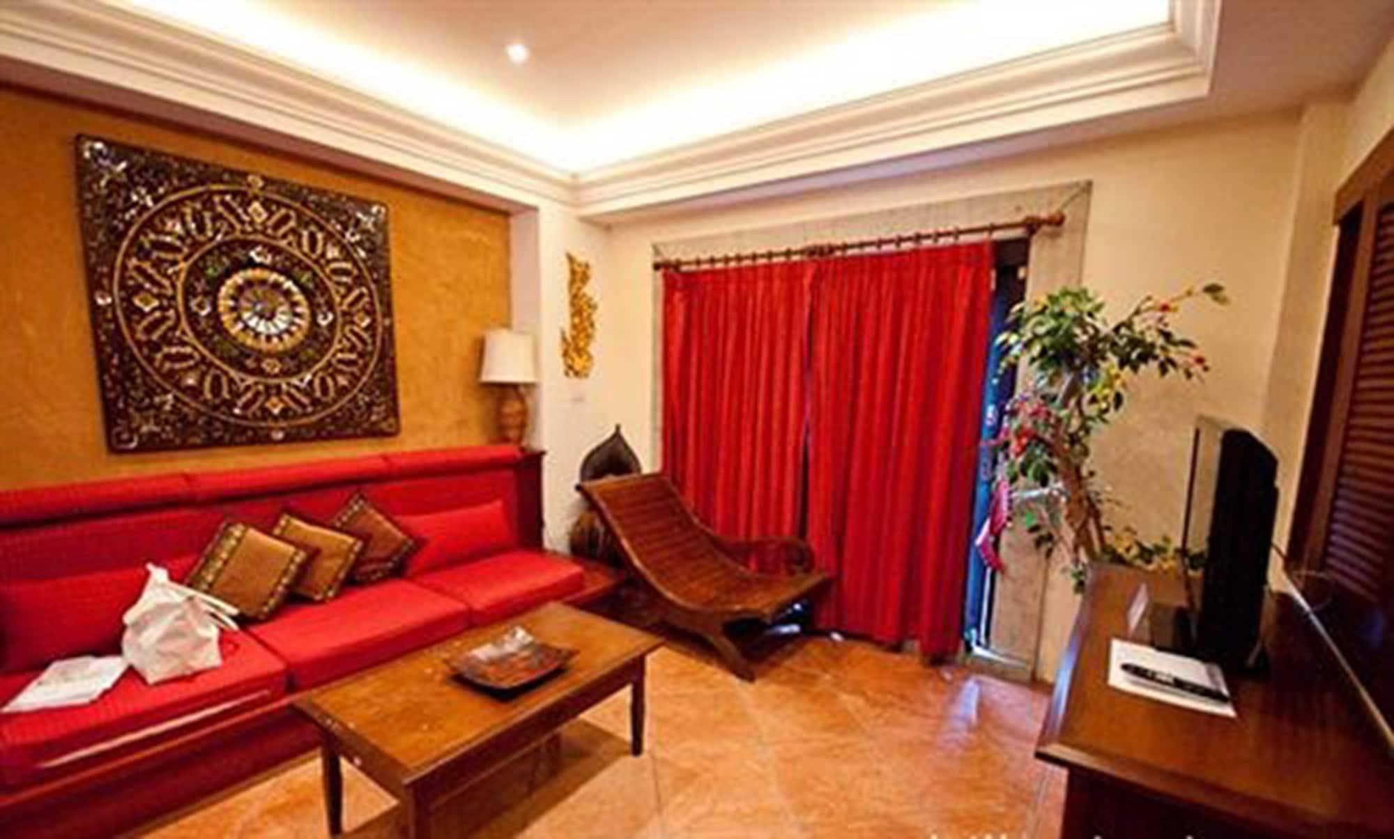 Nirvana Boutique Suites Jomtien Beach Exterior photo