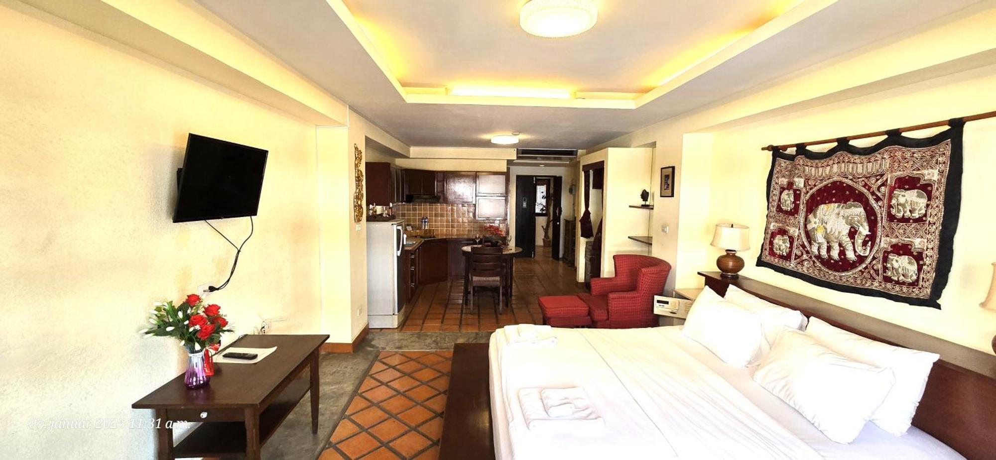 Nirvana Boutique Suites Jomtien Beach Exterior photo